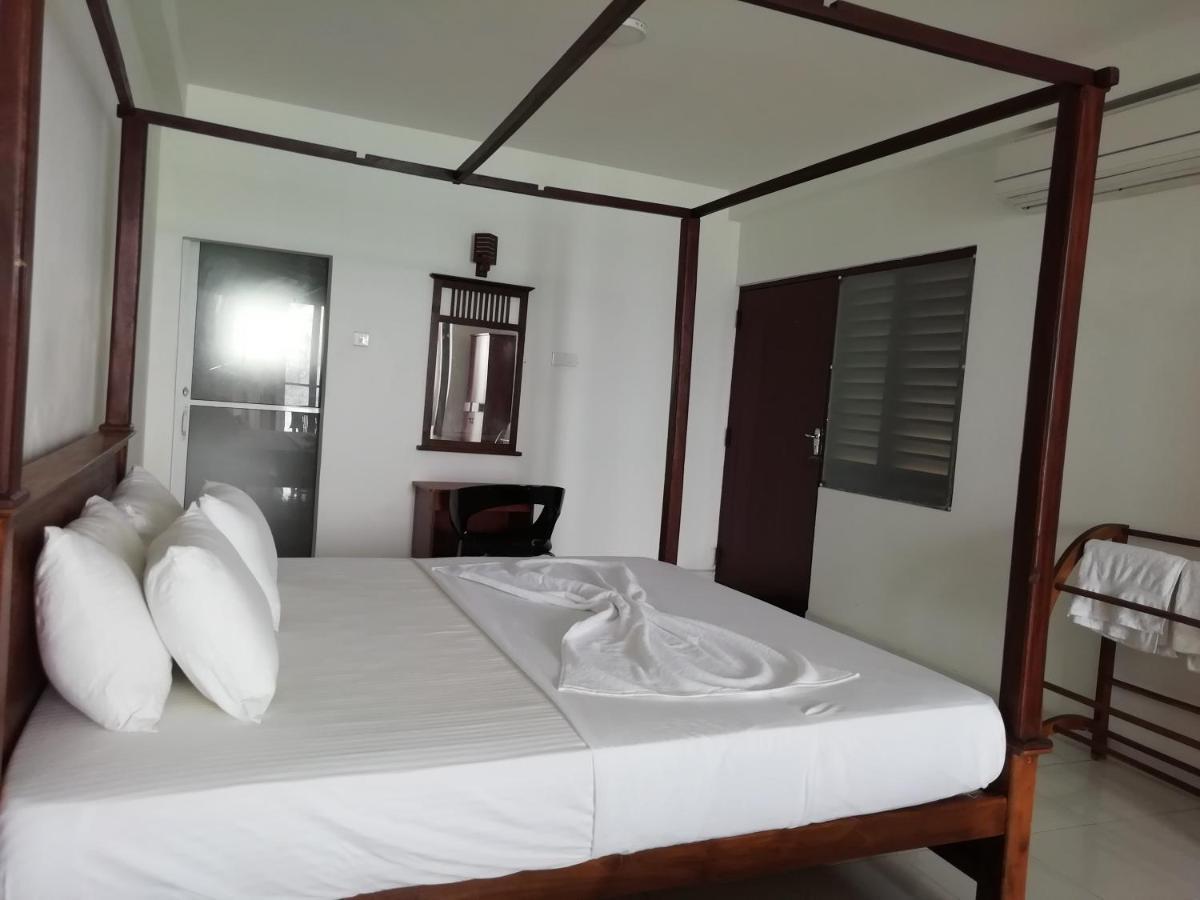 Rainbow Beach Hotel Hikkaduwa Εξωτερικό φωτογραφία